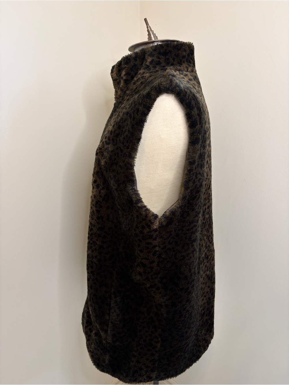 🇨🇦JEAN WORKS & COMPANY Vintage Faux Fur Leopard Print Vest - SIZE LARGE - Picture 7 of 10